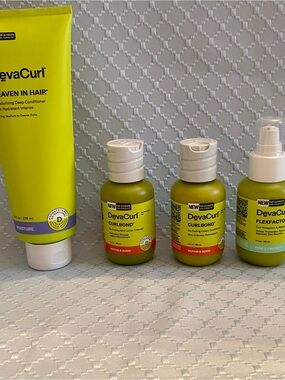 DevaCurl Professional Hair Lot- Heaven in hair - cleanser - conditioner - primer